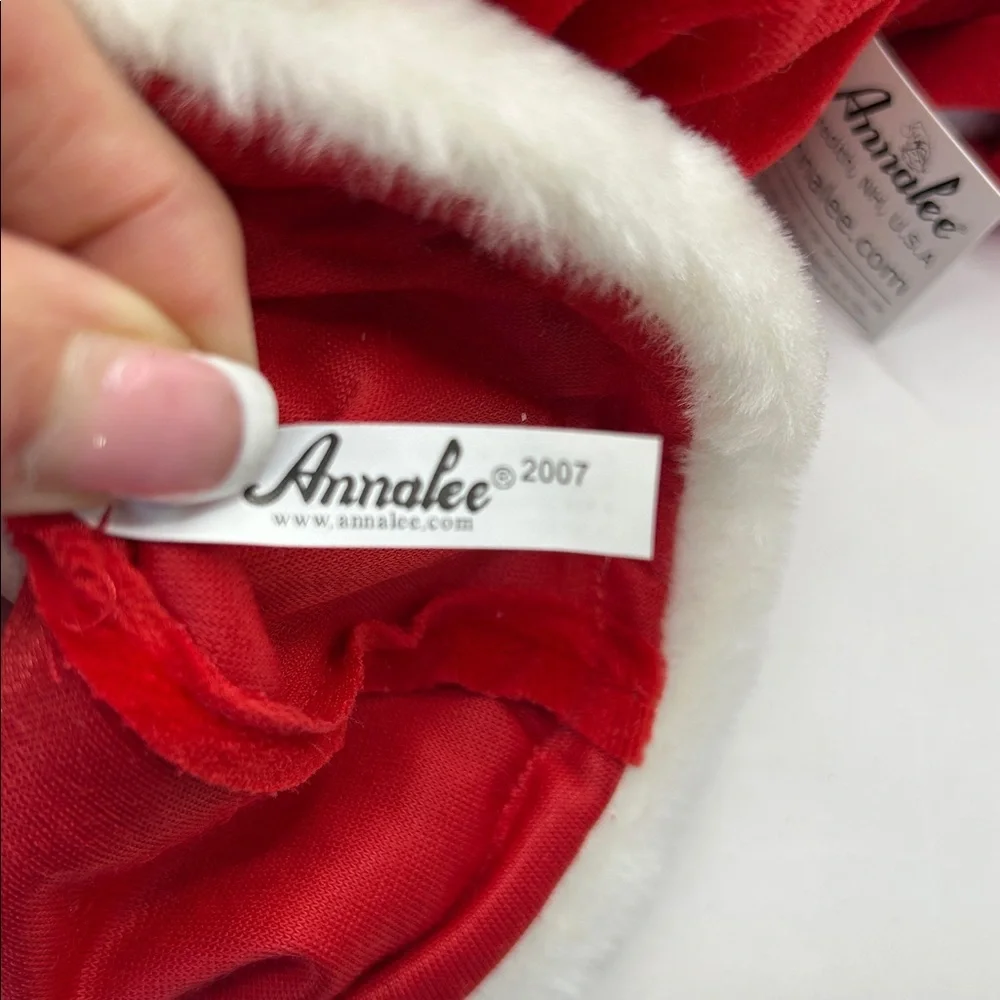 Annalee Mrs Claus with furry muff